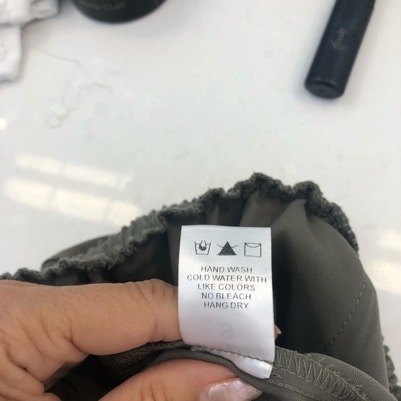 Dark khaki pantsuit. Sz sm polyester, pockets - Picture 4 of 9